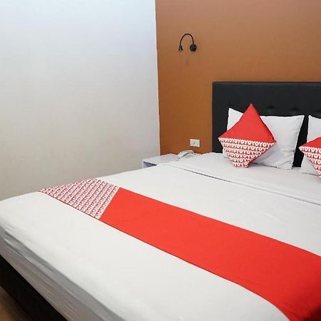 Ren'Z Hotel Pangkal Pinang Ngoại thất bức ảnh