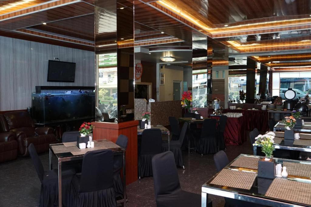 Ren'Z Hotel Pangkal Pinang Ngoại thất bức ảnh