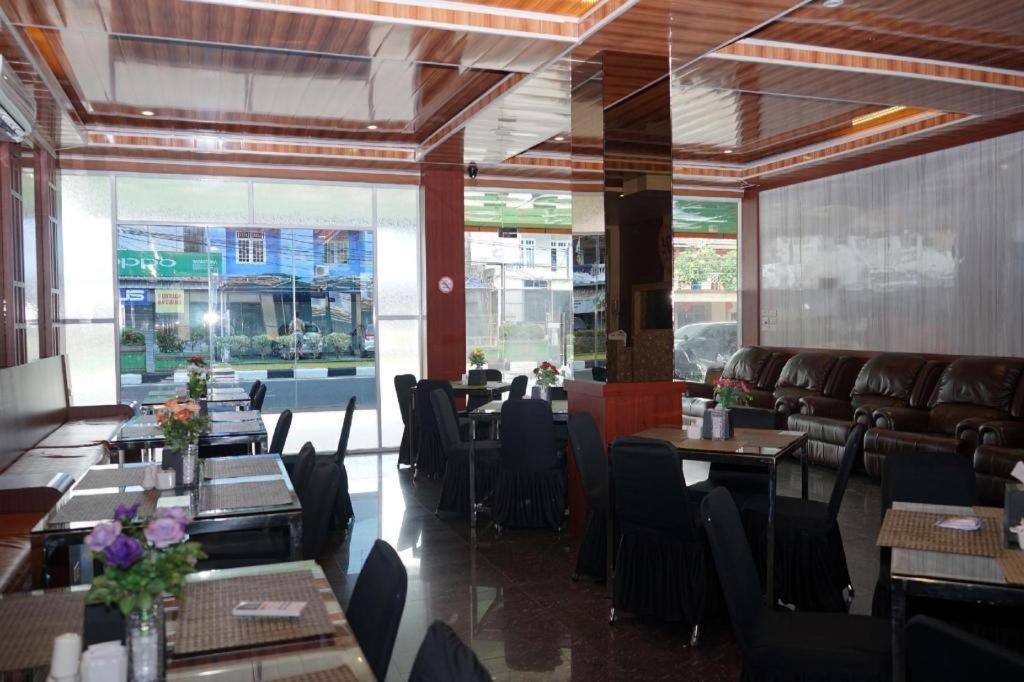 Ren'Z Hotel Pangkal Pinang Ngoại thất bức ảnh